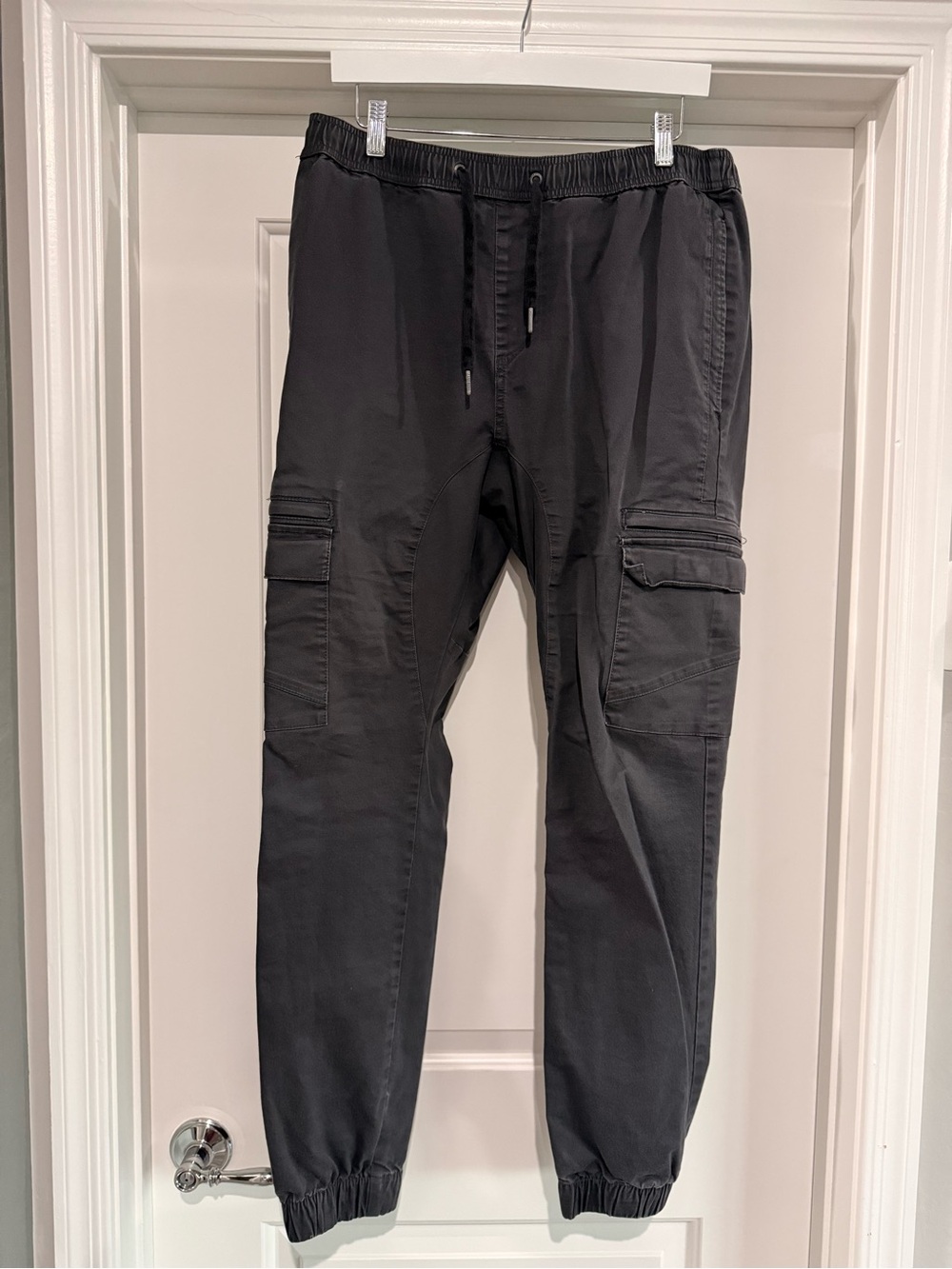 Zanerobe Men's Black Cargo Jogger Pants - Brand Not Visible